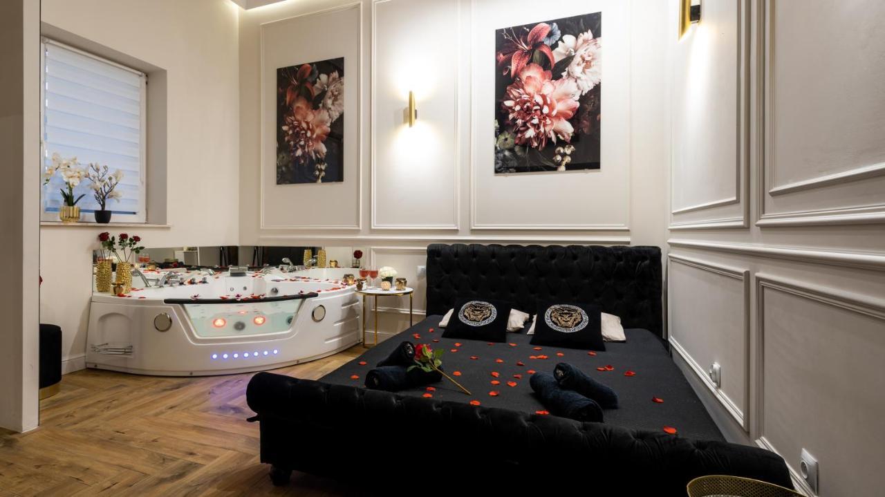 Vistula Boulevards Jacuzzi Apartment คราคูฟ ภายนอก รูปภาพ